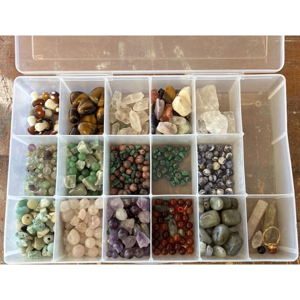 JEWELRY MAKING GEMSTONES 💎 CRYSTALS ROCK KIT W/CASE (16)